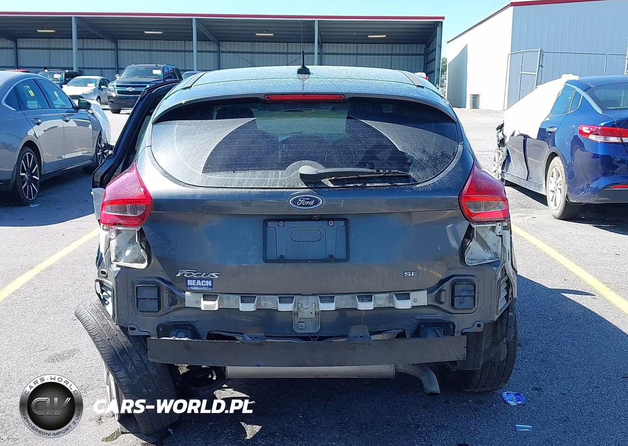 2018 Ford Focus Se VIN:1FADP3K25JL318943 - 17