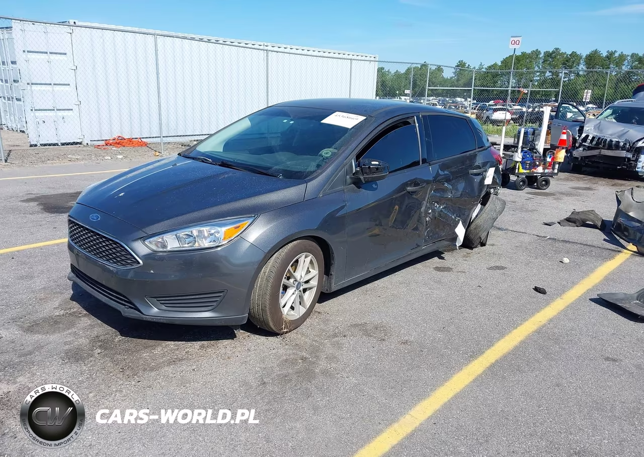 2018 Ford Focus Se VIN:1FADP3K25JL318943 - 2