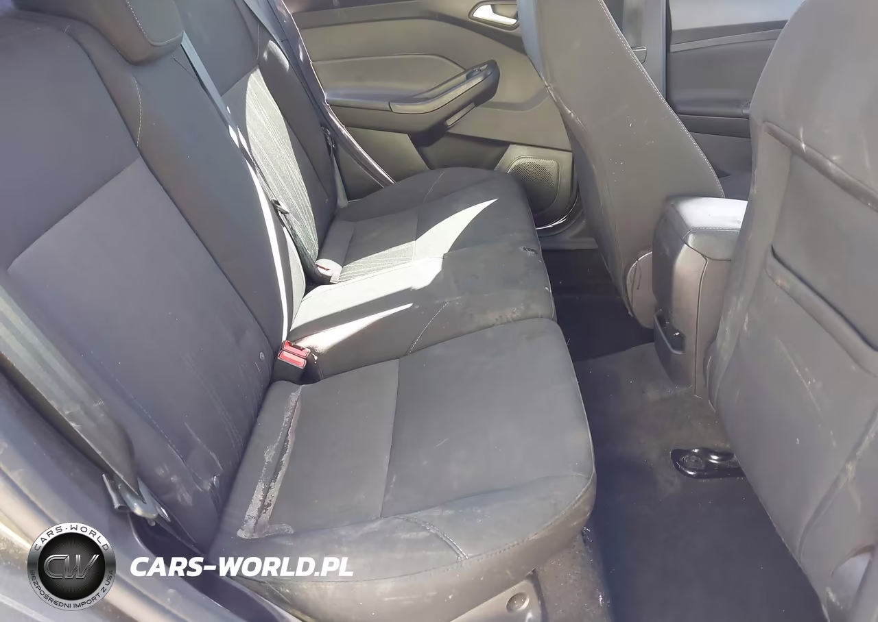 2018 Ford Focus Se VIN:1FADP3K25JL318943 - 8