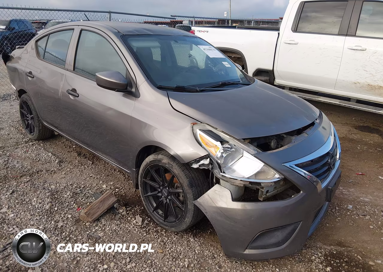 2016 Nissan Versa 1.6 S+