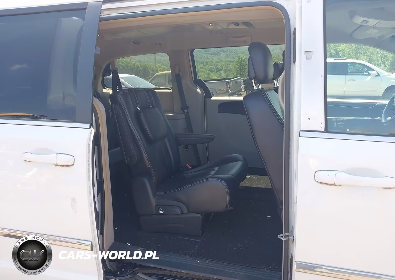 2014 Chrysler Town & Country Touring VIN:2C4RC1BG8ER168805 - 8