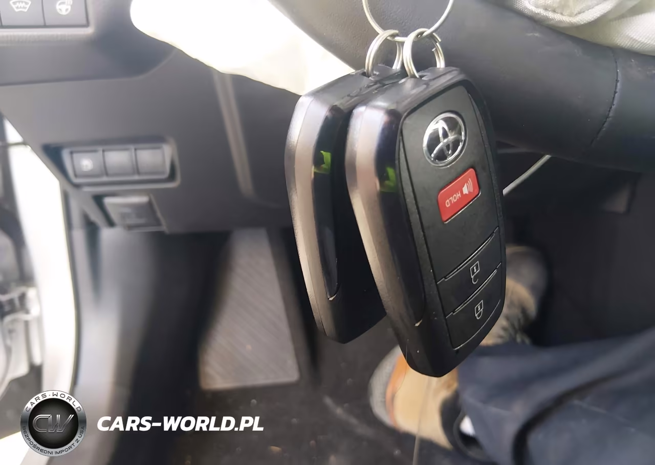 2025 Toyota Prius Xle VIN:JTDACAAU1S3062124 - 11