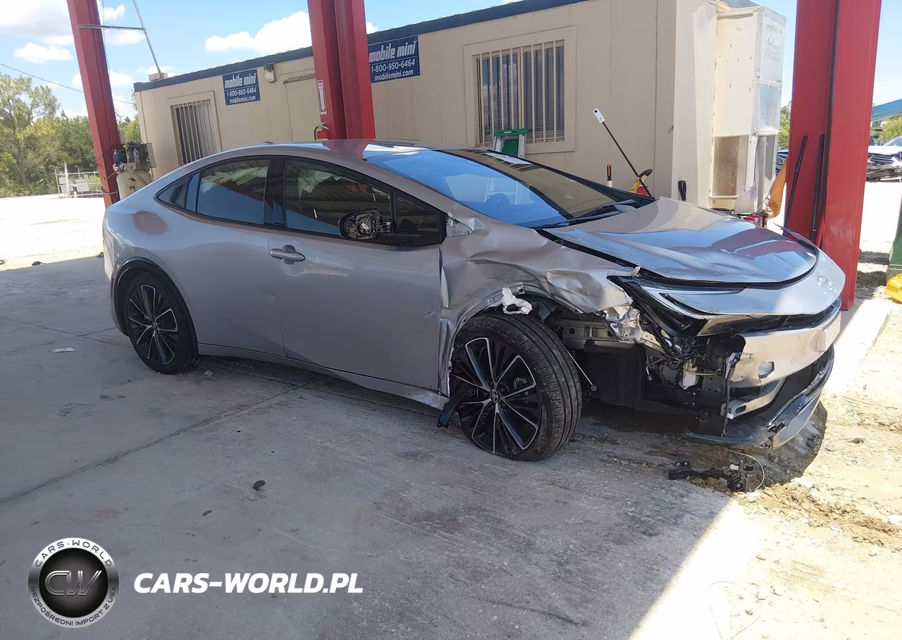 2025 Toyota Prius Xle VIN:JTDACAAU1S3062124 - 13