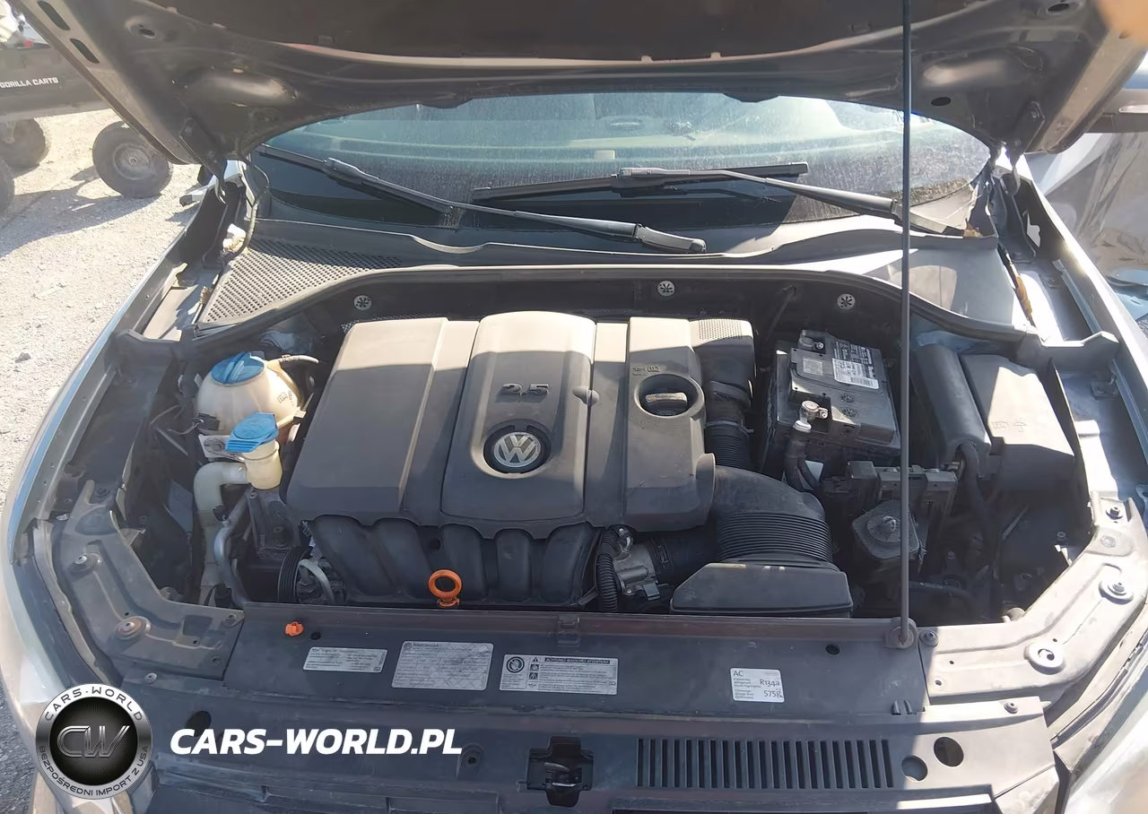 2013 Volkswagen Passat 2.5L S VIN:1VWAH7A35DC037738 - 10