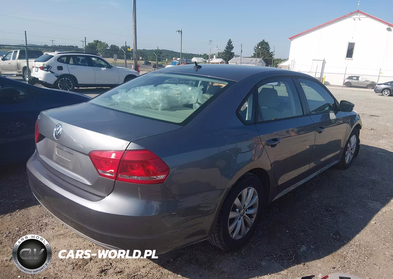 2013 Volkswagen Passat 2.5L S VIN:1VWAH7A35DC037738 - 4