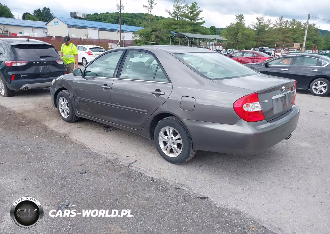 2004 Toyota Camry Le V6 VIN:4T1BF32K54U582582 - 3
