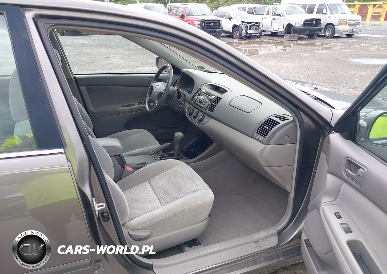 2004 Toyota Camry Le V6 VIN:4T1BF32K54U582582 - 5