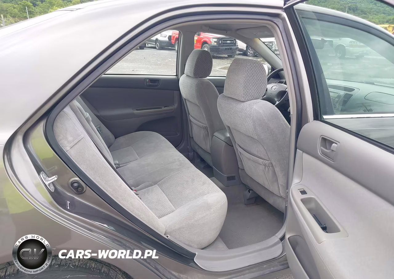 2004 Toyota Camry Le V6 VIN:4T1BF32K54U582582 - 8