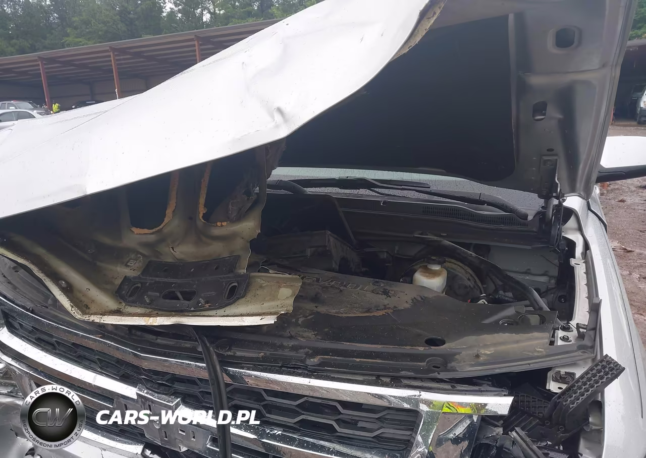 2019 Chevrolet Suburban Lt VIN:1GNSCHKC6KR369036 - 10