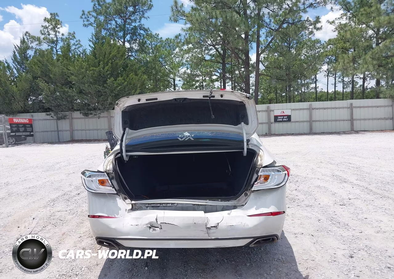 2018 Honda Accord Sport VIN:1HGCV1F39JA030536 - 16