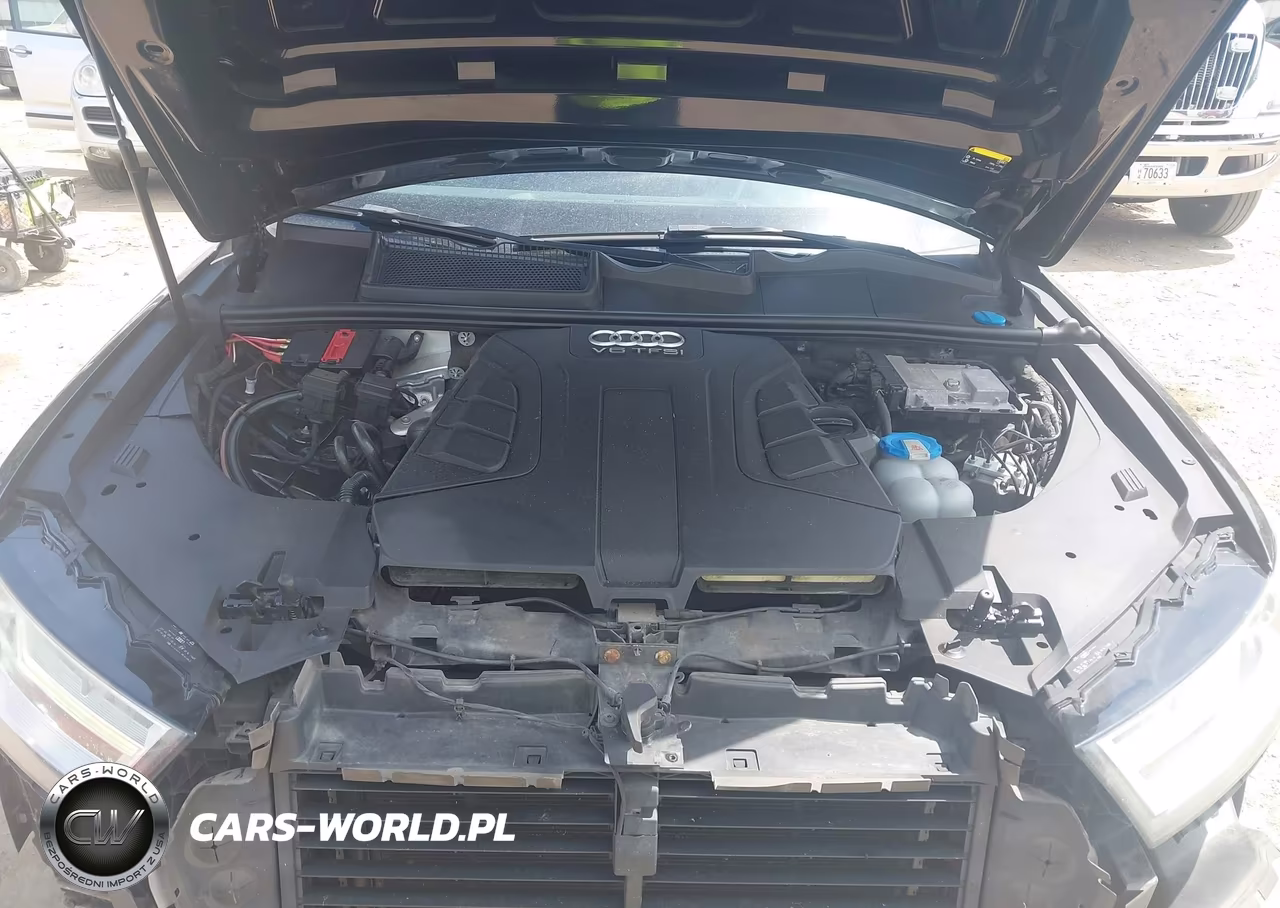2017 Audi Q7 3.0T Premium VIN:WA1LAAF78HD004333 - 10
