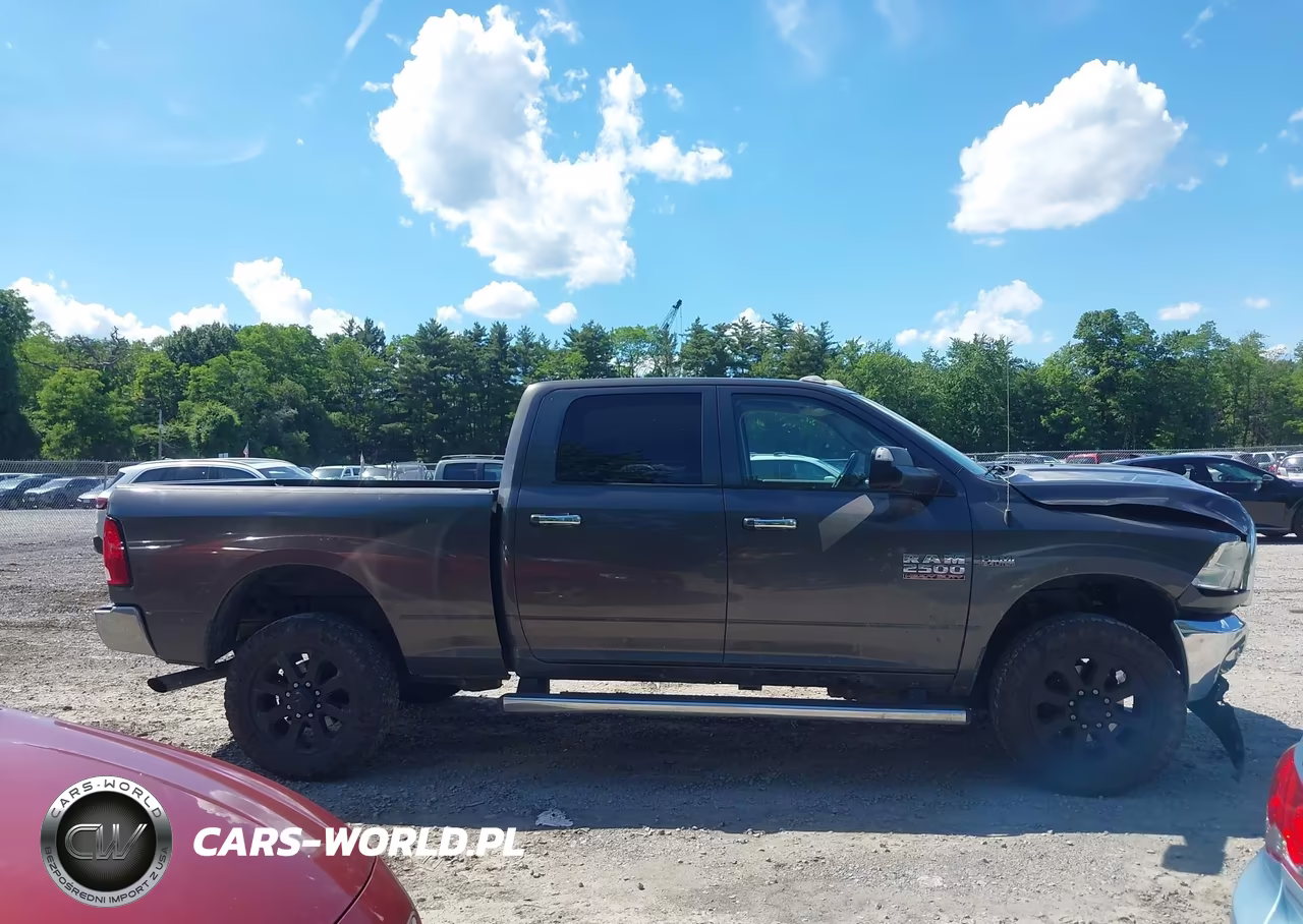 2017 Ram 2500 Big Horn 4X4 6'4 Box VIN:3C6UR5DJ0HG518275 - 13