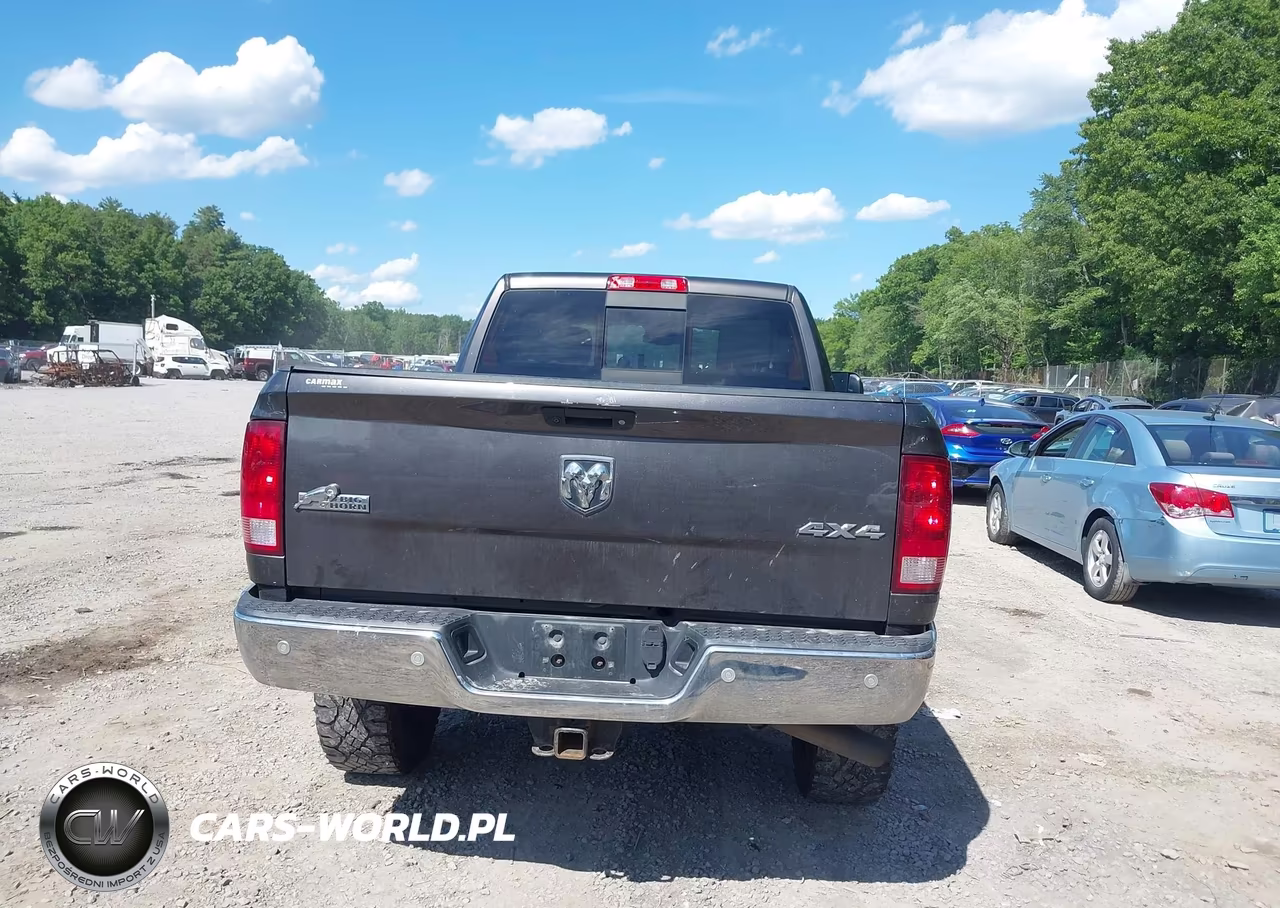 2017 Ram 2500 Big Horn 4X4 6'4 Box VIN:3C6UR5DJ0HG518275 - 16