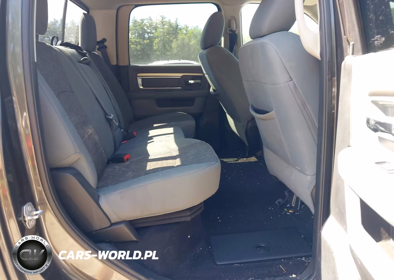 2017 Ram 2500 Big Horn 4X4 6'4 Box VIN:3C6UR5DJ0HG518275 - 8