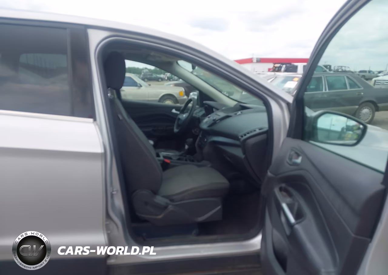 2017 Ford Escape Se VIN:1FMCU0G93HUB04763 - 5