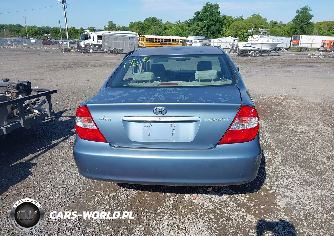 2002 Toyota Camry Le VIN:4T1BE32K22U516118 - 16