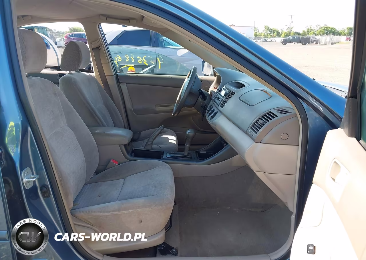 2002 Toyota Camry Le VIN:4T1BE32K22U516118 - 5