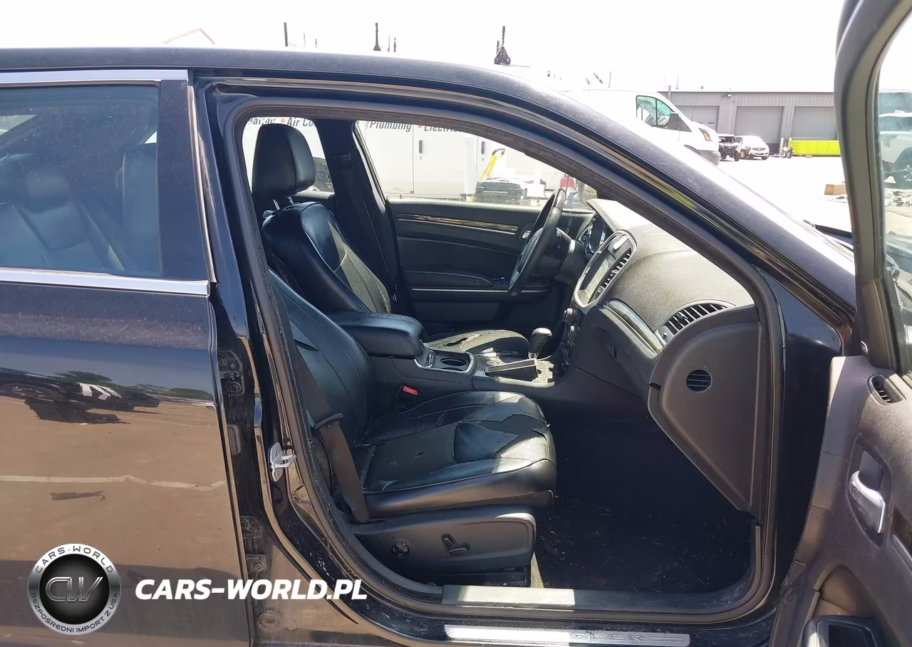 2013 Chrysler 300C VIN:2C3CCAET3DH675733 - 5