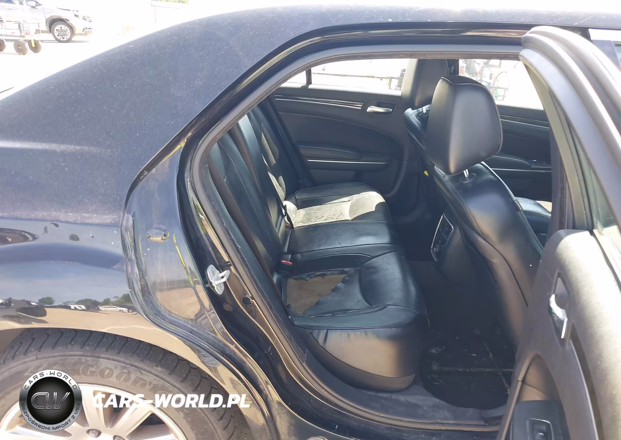 2013 Chrysler 300C VIN:2C3CCAET3DH675733 - 8