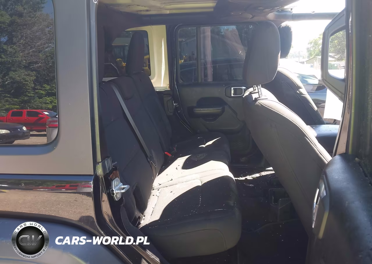 2018 Jeep Wrangler Unlimited Sport S 4X4 VIN:1C4HJXDG5JW196550 - 8