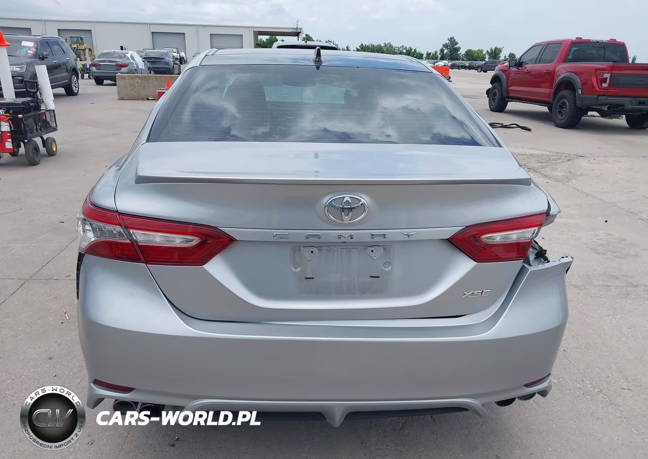 2019 Toyota Camry Xse VIN:4T1B61HK9KU707477 - 17