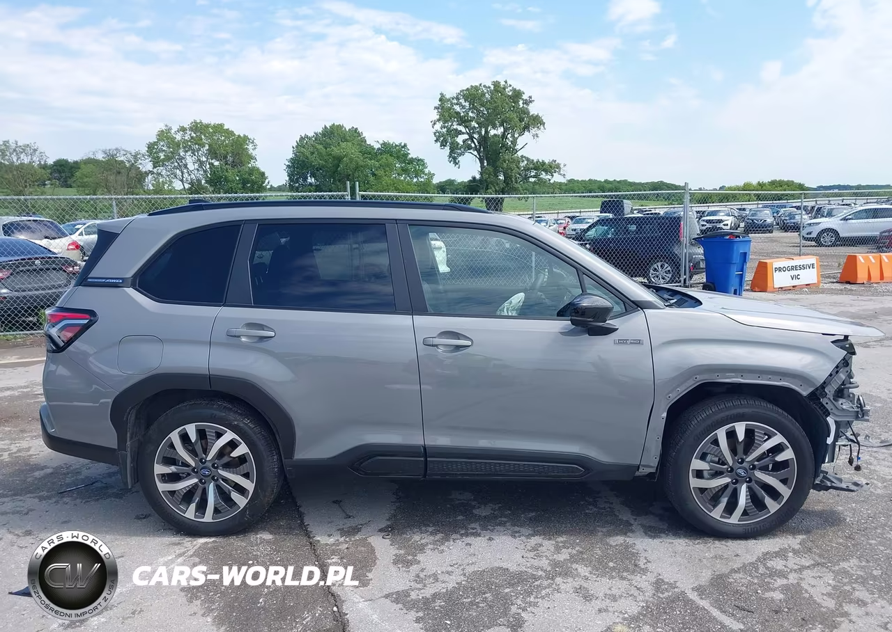 2025 Subaru Forester Touring Hybrid VIN:JF2SLSTD3SH444506 - 14