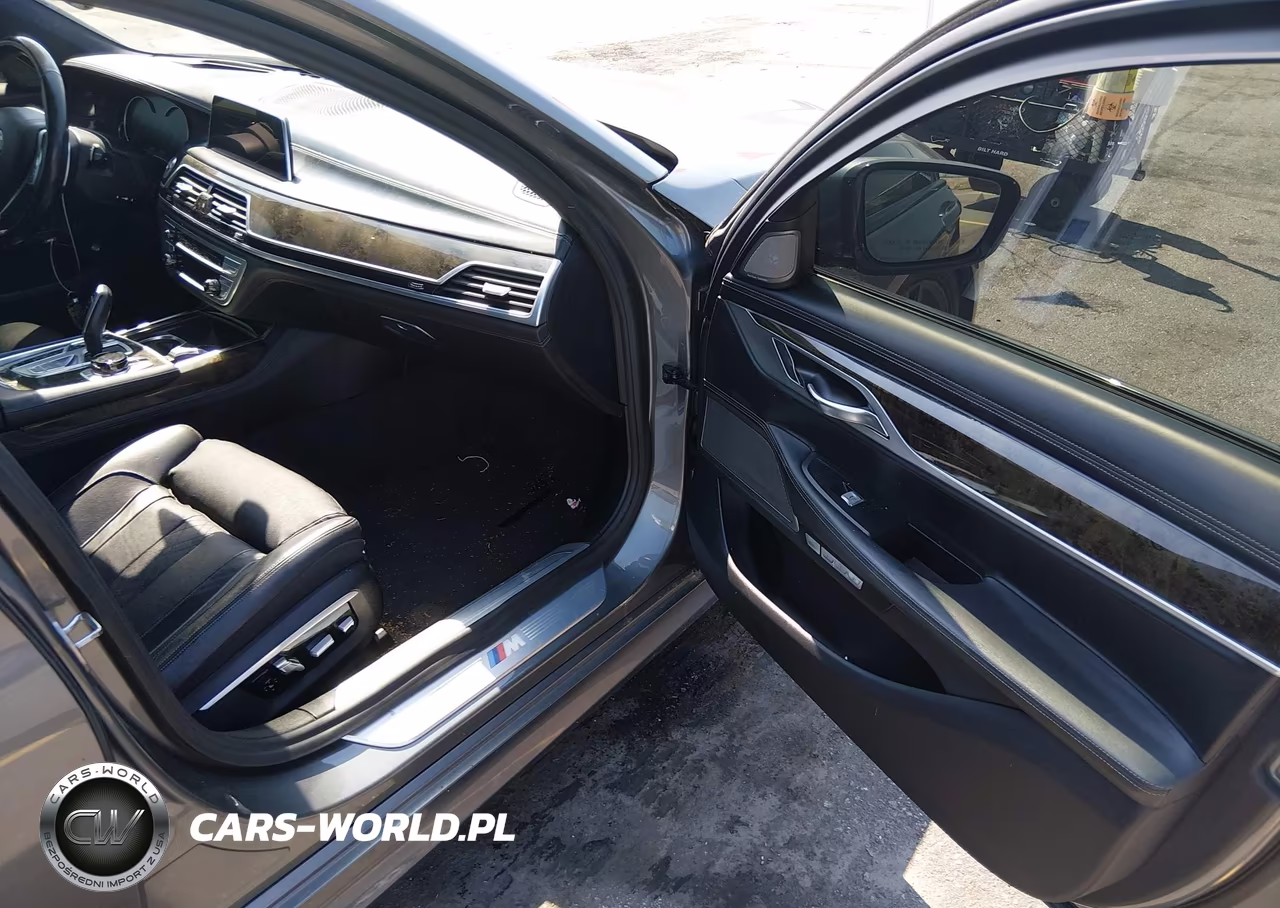 2017 BMW Alpina B7 xDrive VIN:WBA7F2C33HG422777 - 5