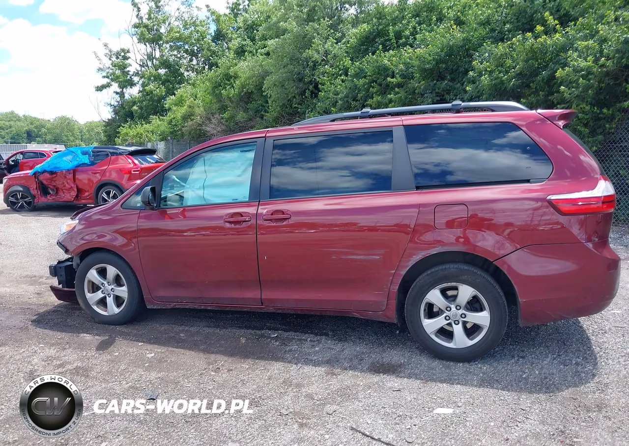2017 Toyota Sienna Le VIN:5TDKZ3DC1HS789238 - 15