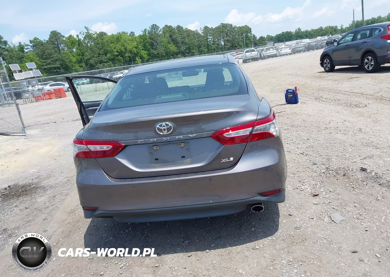 2018 Toyota Camry Xle VIN:4T1B11HK8JU019208 - 16