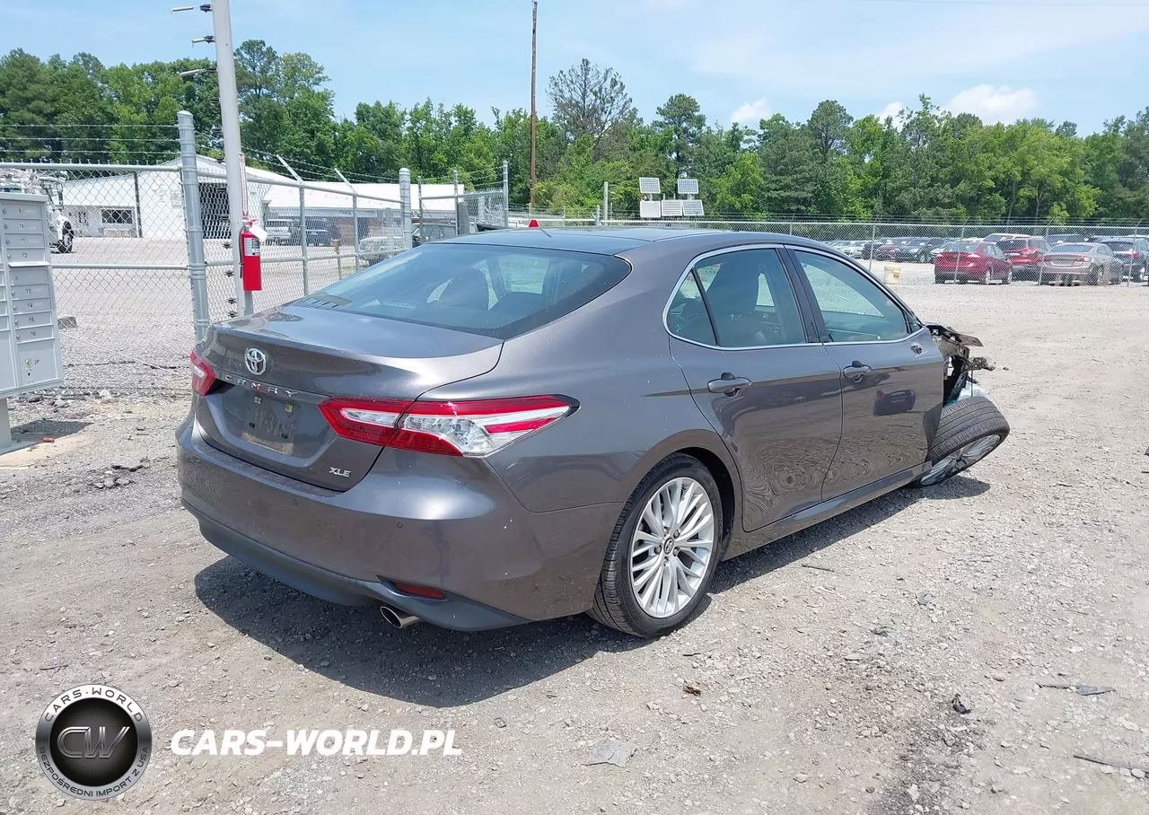 2018 Toyota Camry Xle VIN:4T1B11HK8JU019208 - 4