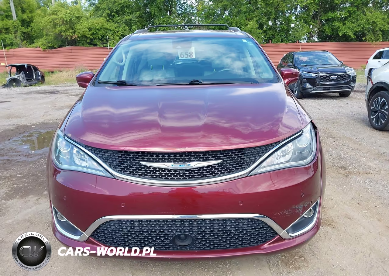 2018 Chrysler Pacifica Touring L Plus VIN:2C4RC1EG9JR116668 - 12