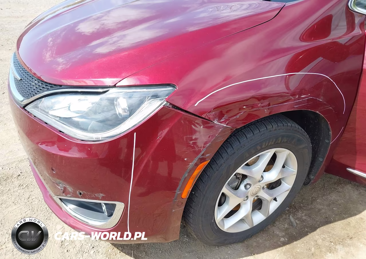 2018 Chrysler Pacifica Touring L Plus VIN:2C4RC1EG9JR116668 - 6