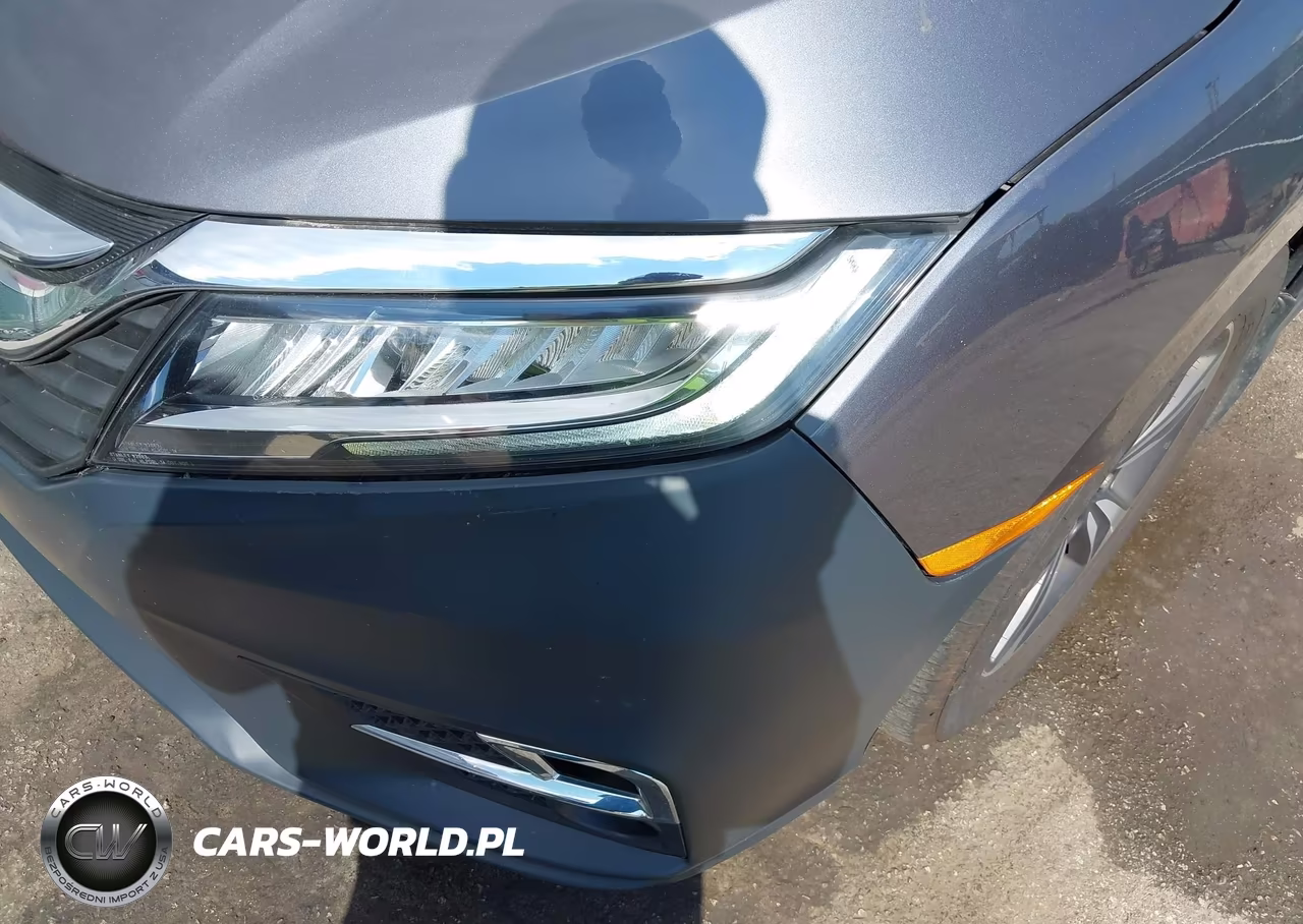 2020 Honda Odyssey Touring VIN:5FNRL6H8XLB040488 - 19
