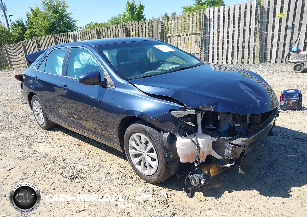 2016 Toyota Camry Le – zdjęcie 1 z 16