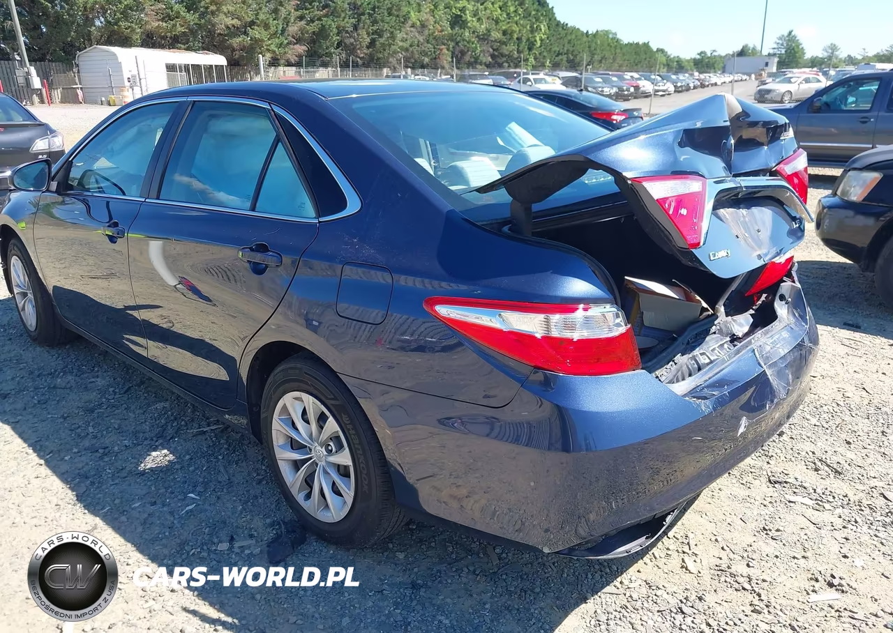 2016 Toyota Camry Le VIN:4T4BF1FK3GR554773 - 3