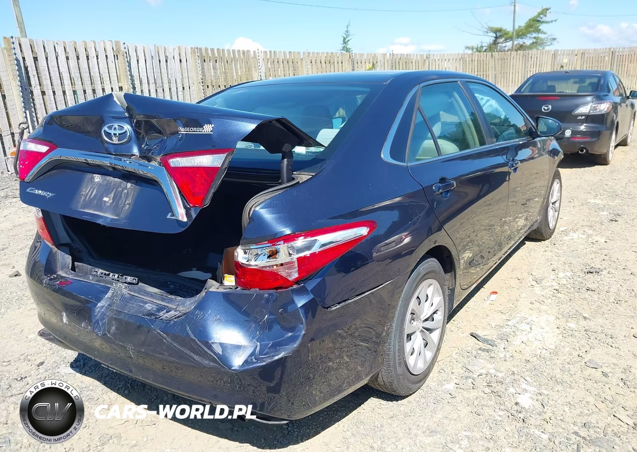 2016 Toyota Camry Le VIN:4T4BF1FK3GR554773 - 4