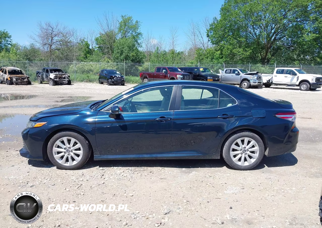 2018 Toyota Camry Le VIN:4T1B11HK0JU549348 - 14