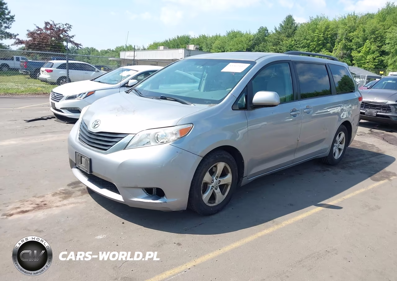 2013 Toyota Sienna Le V6 8 Passenger VIN:5TDKK3DC4DS324855 - 2