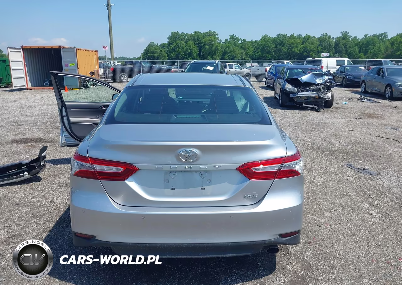 2018 Toyota Camry Xle VIN:4T1B11HK1JU138525 - 17