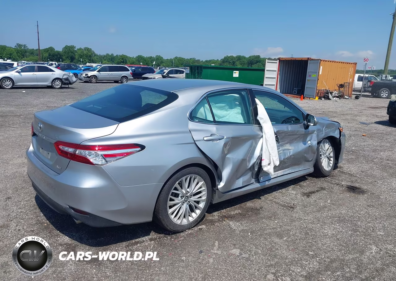 2018 Toyota Camry Xle VIN:4T1B11HK1JU138525 - 4