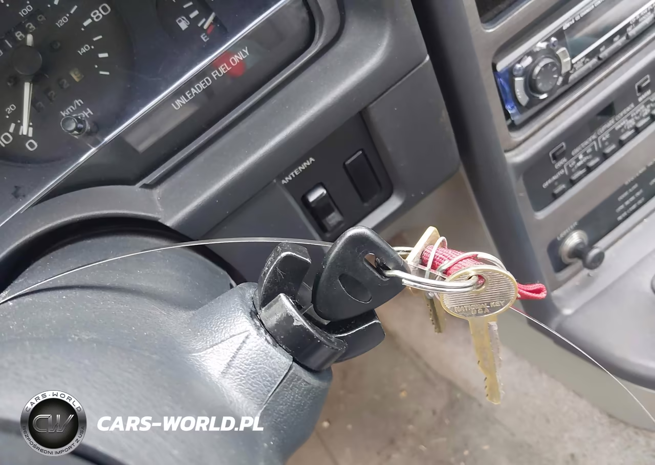 1988 Ford Thunderbird Sport VIN:1FABP61F0JH213940 - 11