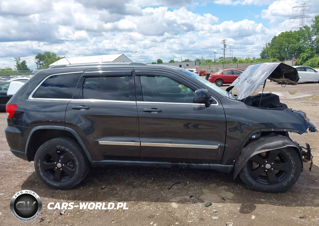 2011 Jeep Grand Cherokee Laredo VIN:1J4RR4GGXBC703785 - 13