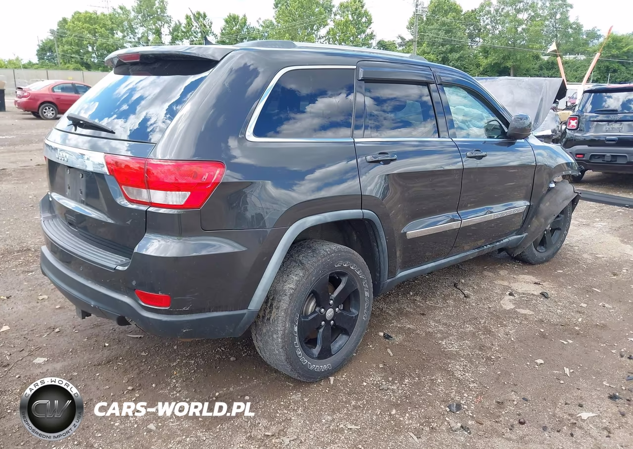 2011 Jeep Grand Cherokee Laredo VIN:1J4RR4GGXBC703785 - 4