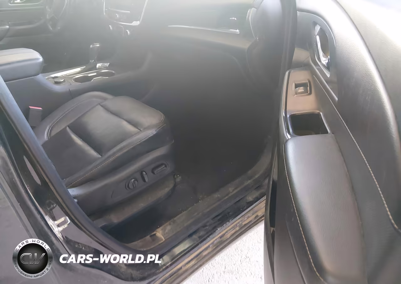 2019 Chevrolet Traverse Premier VIN:1GNERKKW7KJ137238 - 5