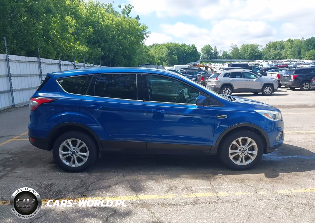 2017 Ford Escape Se VIN:1FMCU9GD3HUB84395 - 13