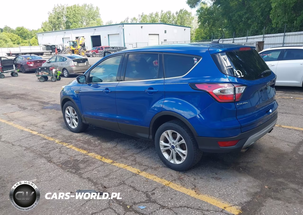 2017 Ford Escape Se VIN:1FMCU9GD3HUB84395 - 3