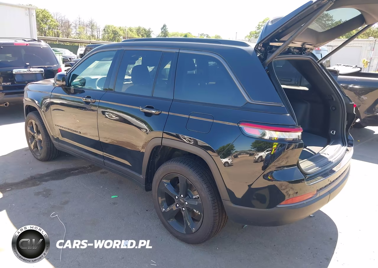 2026 Jeep Grand Cherokee Limited 4X4 VIN:1C4RJHBR0TC210888 - 3
