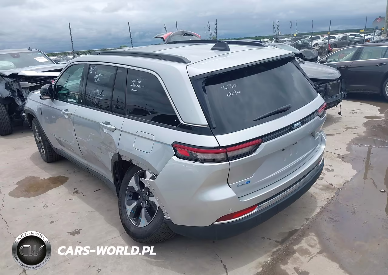 2025 Jeep Grand Cherokee 4Xe VIN:1C4RJYB64S8704226 - 3
