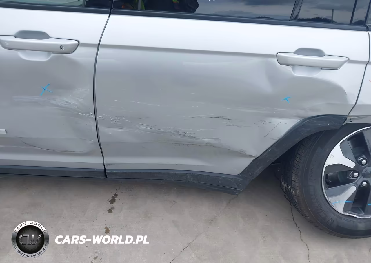 2025 Jeep Grand Cherokee 4Xe VIN:1C4RJYB64S8704226 - 6