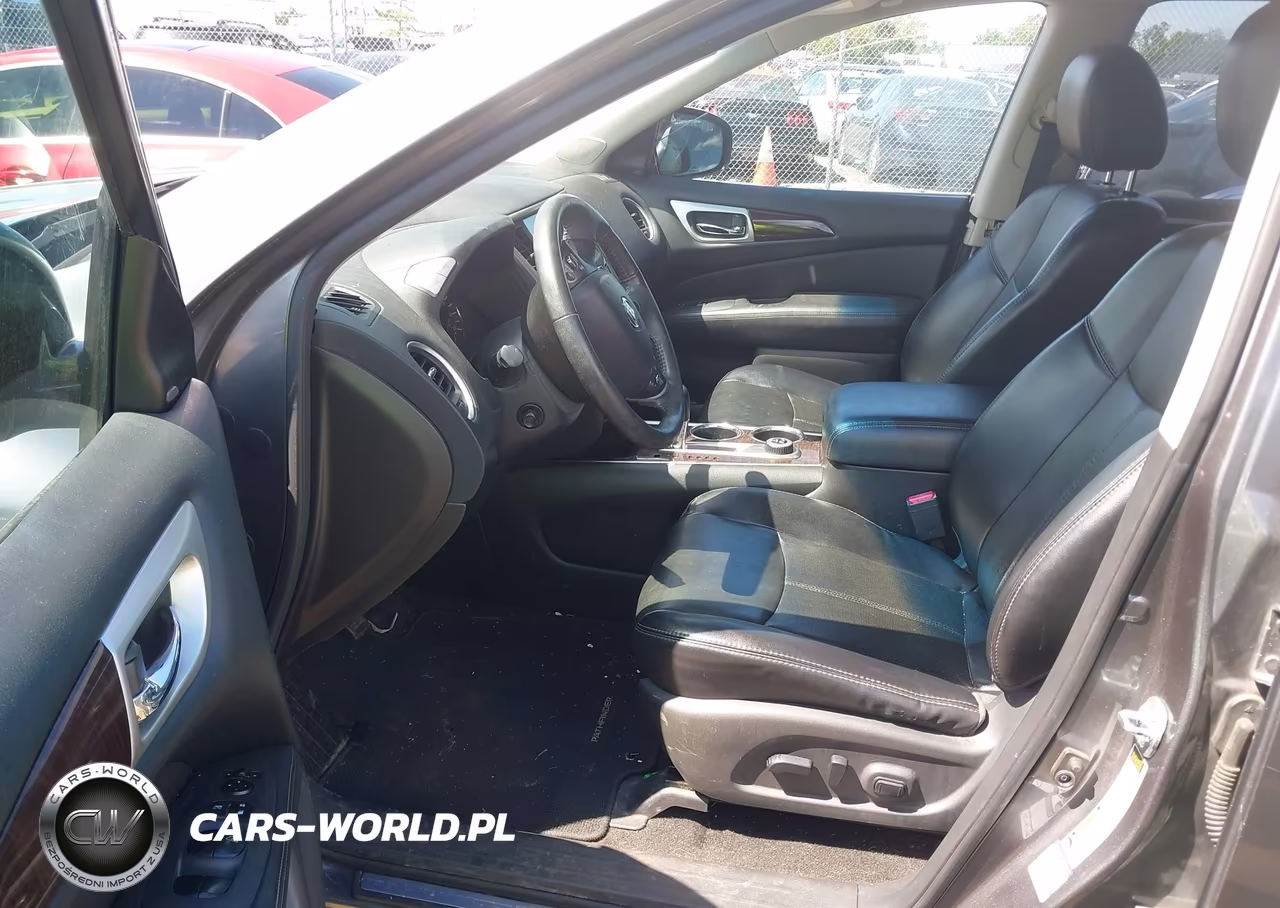 2015 Nissan Pathfinder Platinum VIN:5N1AR2MM1FC668315 - 5